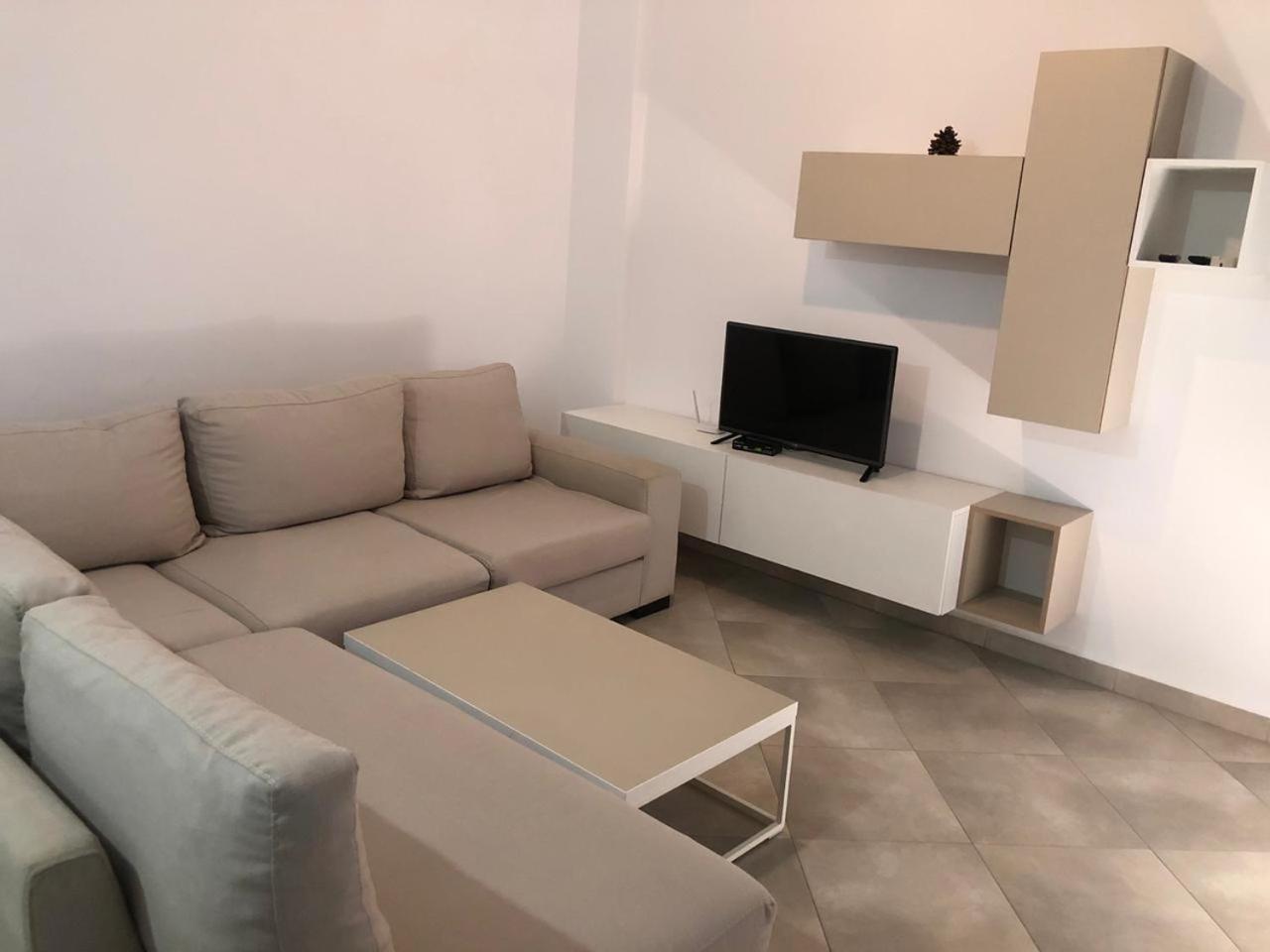 Hotel Fish Land Plazhi San Pietro Luaran gambar