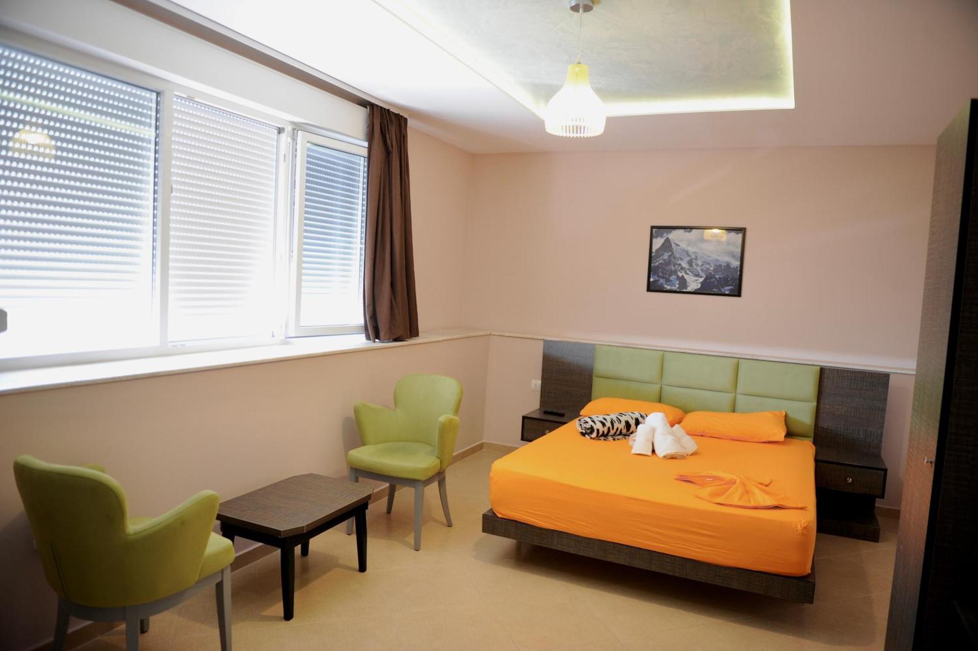 Hotel Fish Land Plazhi San Pietro Luaran gambar