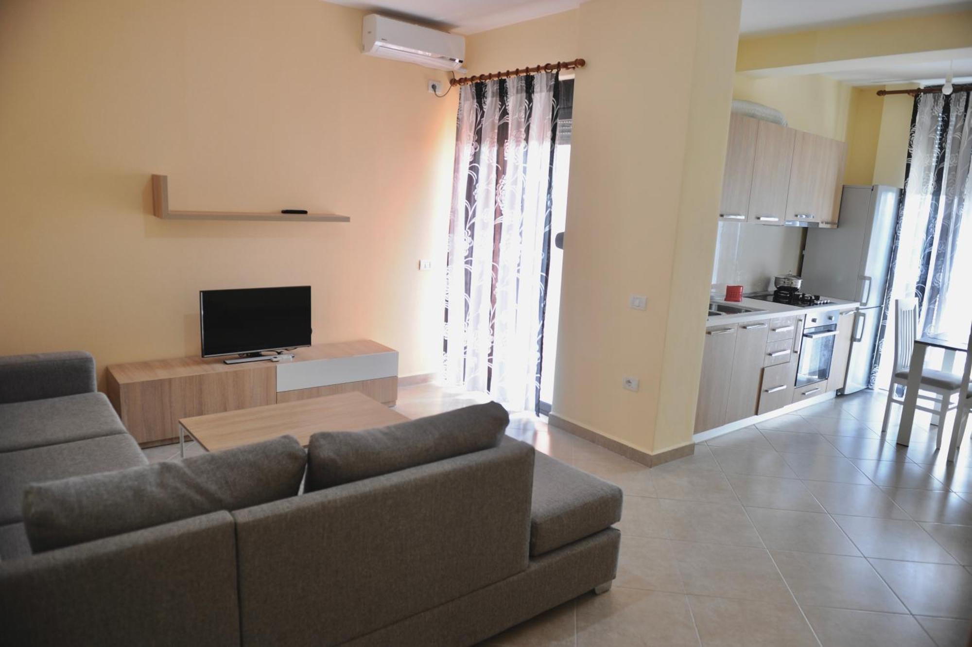 Hotel Fish Land Plazhi San Pietro Luaran gambar