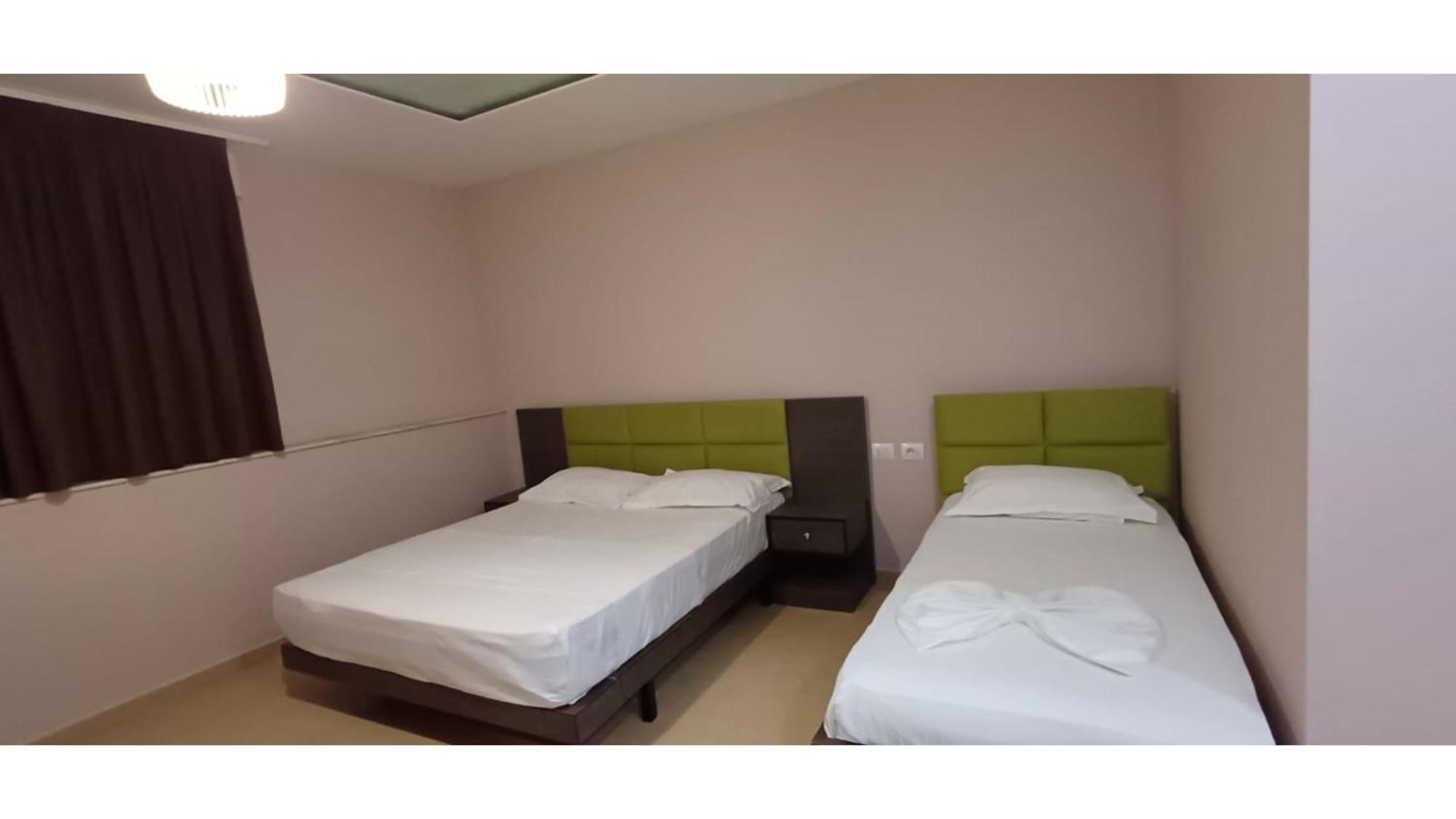 Hotel Fish Land Plazhi San Pietro Luaran gambar