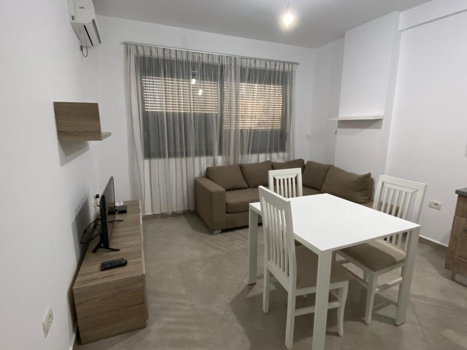Hotel Fish Land Plazhi San Pietro Luaran gambar