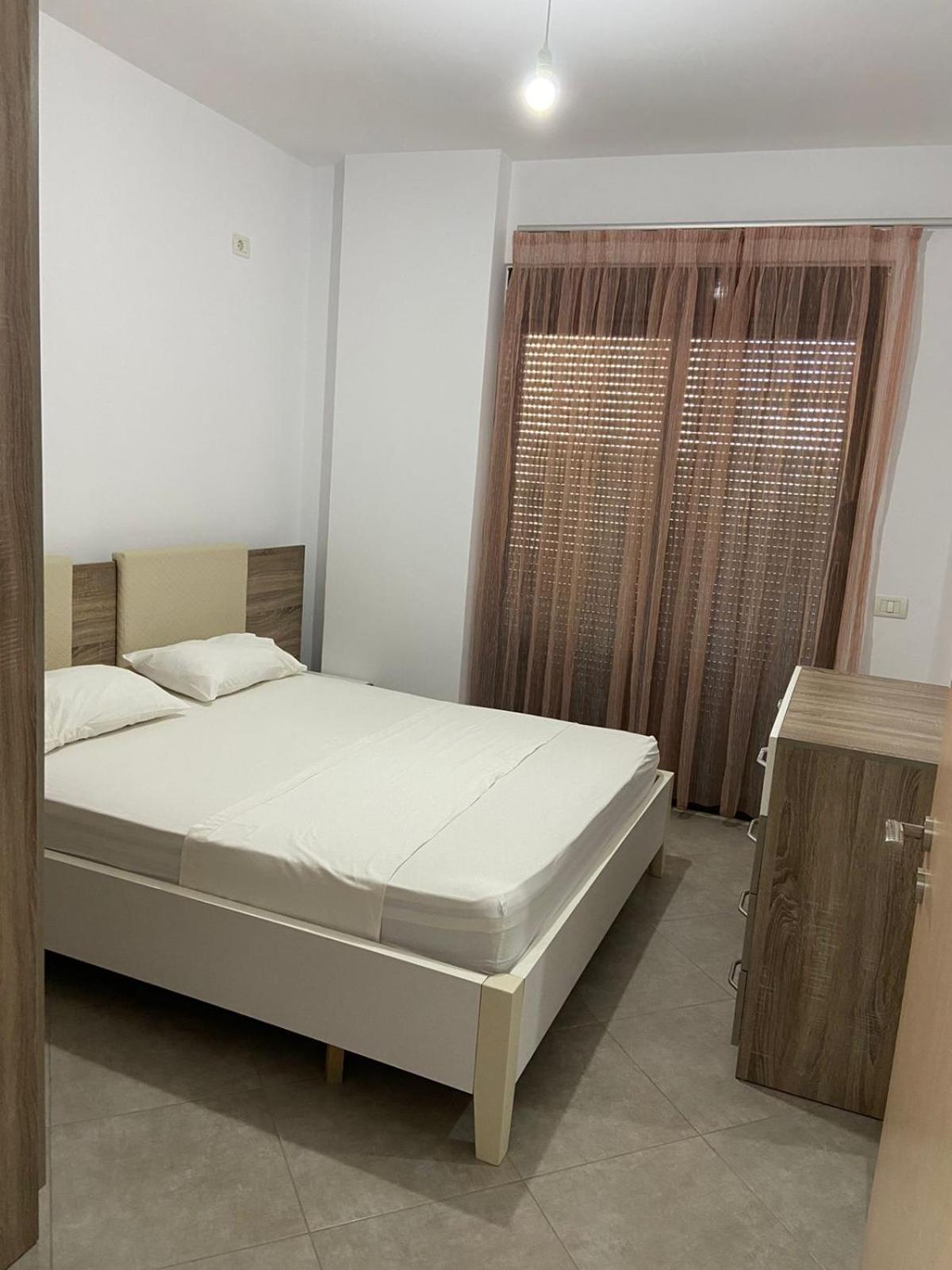 Hotel Fish Land Plazhi San Pietro Luaran gambar